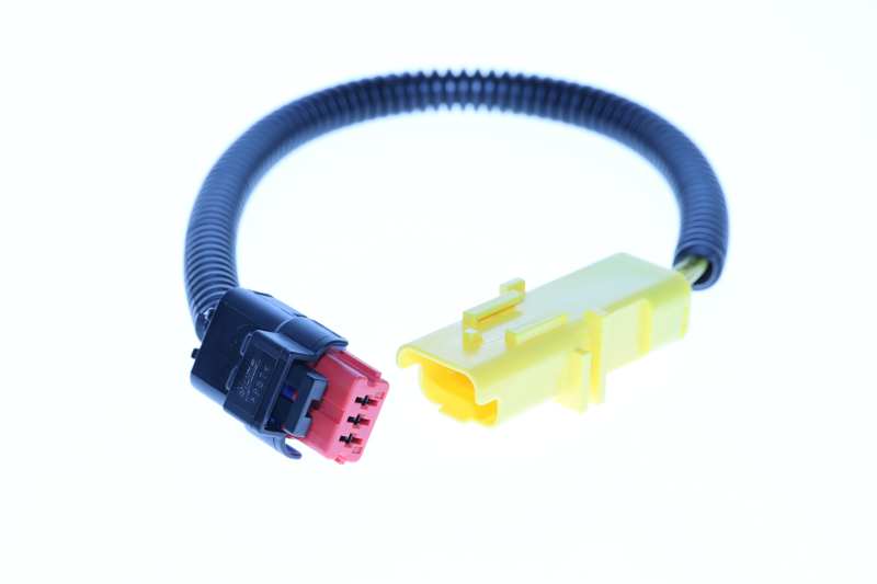 Connecting adapter